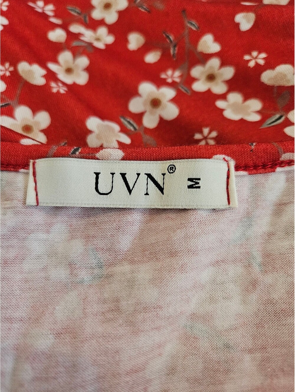 NWOT UVN medium red with white & tan flowers & heart buds faux wrap dress - Picture 4 of 6